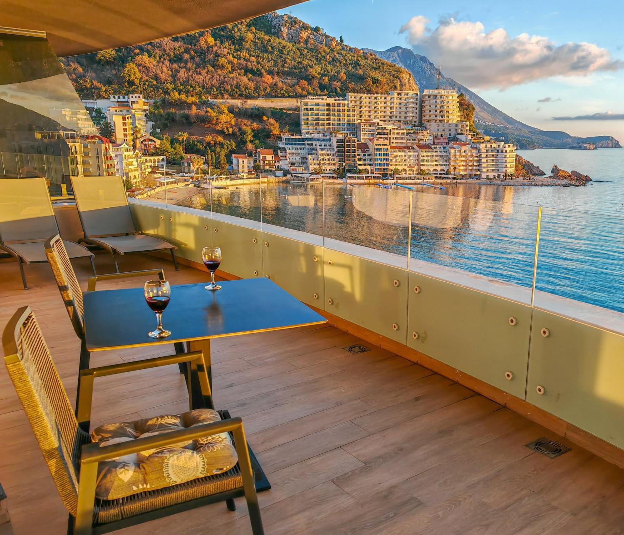 Beachfront Luxury Apartment 부드바 외부 사진